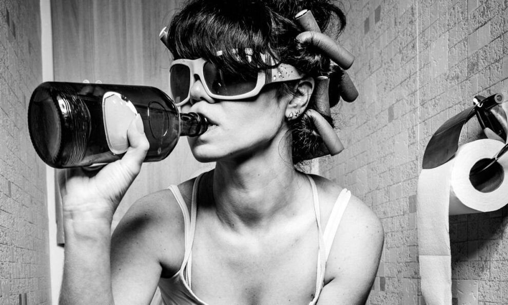 Beber alcol nenas