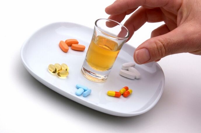 Tomando alcohol e antibióticos